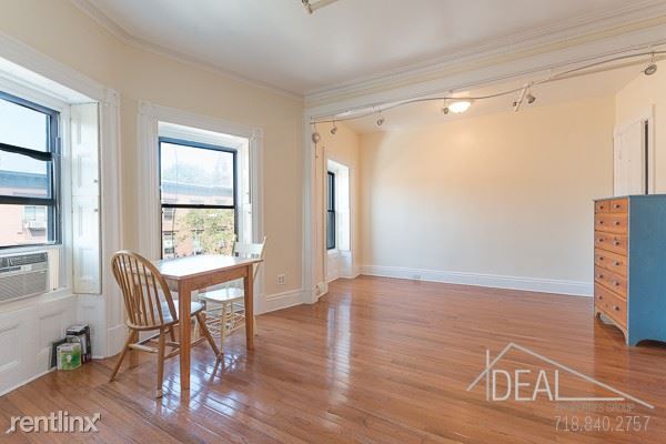 Building Photo - 42 Saint Johns Pl