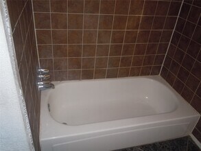 Building Photo - 5422 Thrush Dr