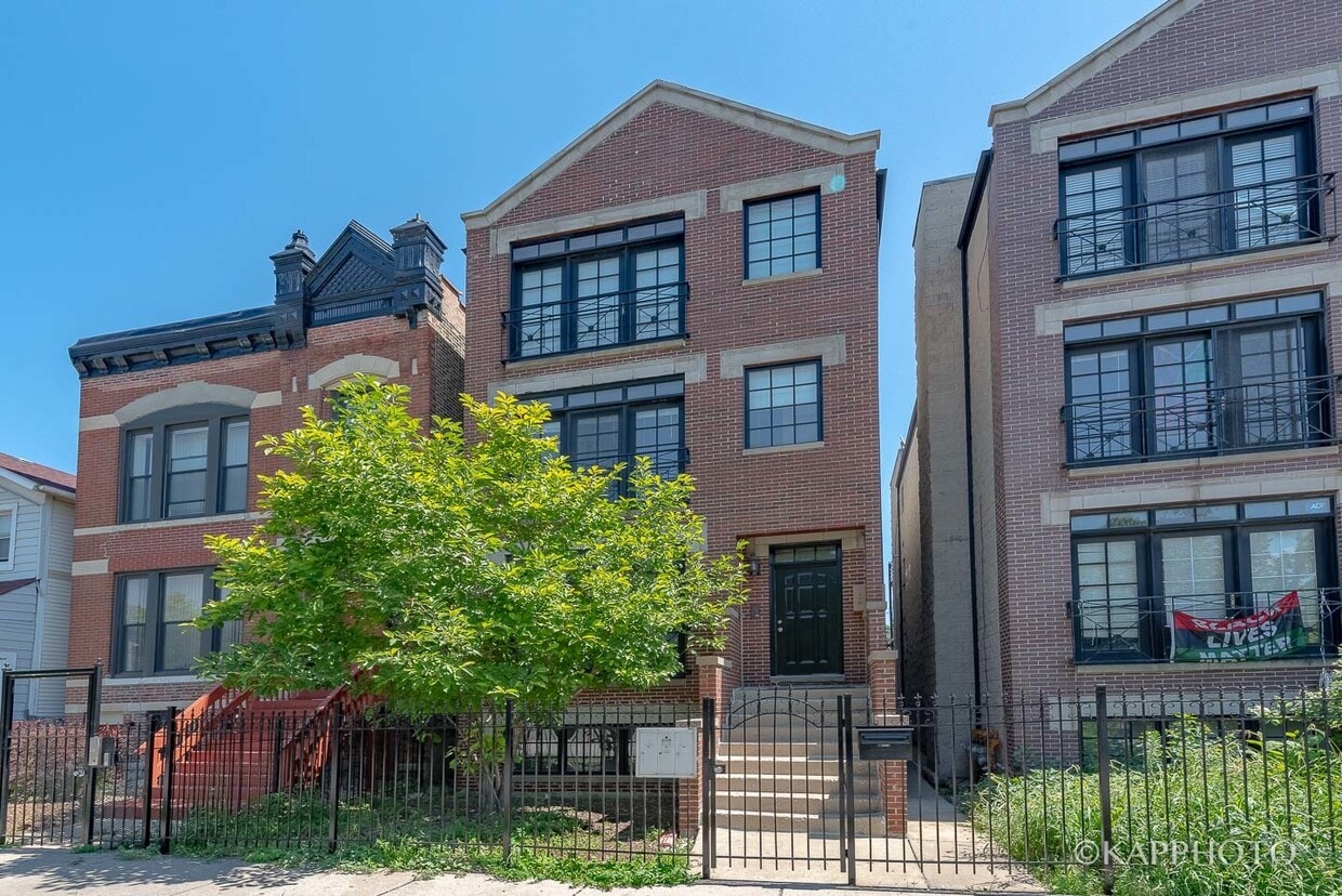 Primary Photo - 333 S Leavitt St