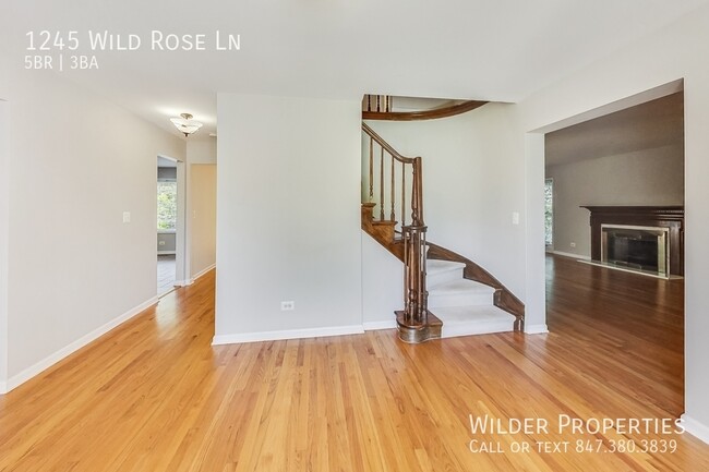 Foto del edificio - 1245 Wild Rose Ln