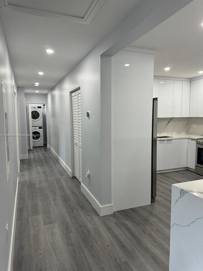 Foto del edificio - 1230 NW 70th St