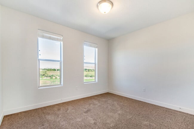 Building Photo - Redhawk Rentals