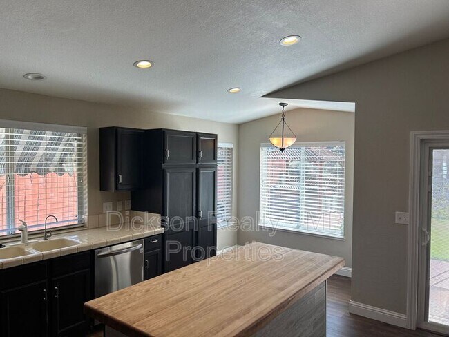 Building Photo - 3470 Socrates Dr