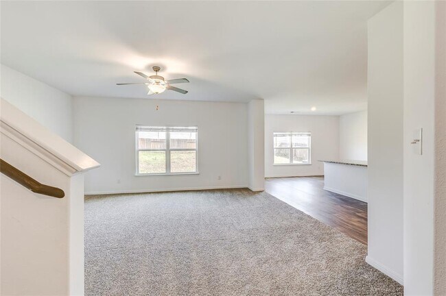 Building Photo - 117 Fairfax Ln