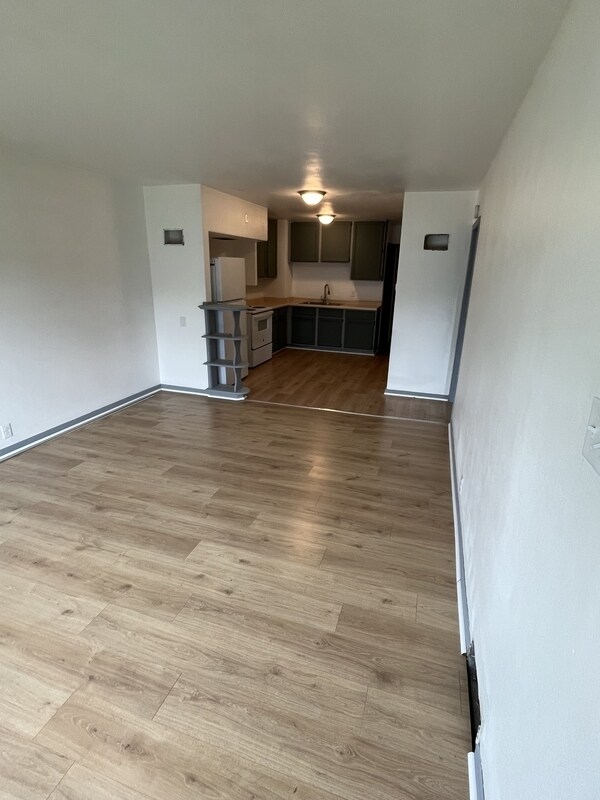 Foto del edificio - 410-412 N Lake St