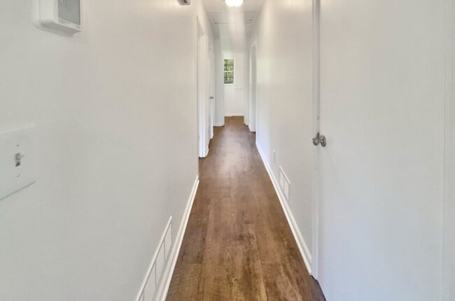 Foto del edificio - 295 Farm Ridge Dr NE