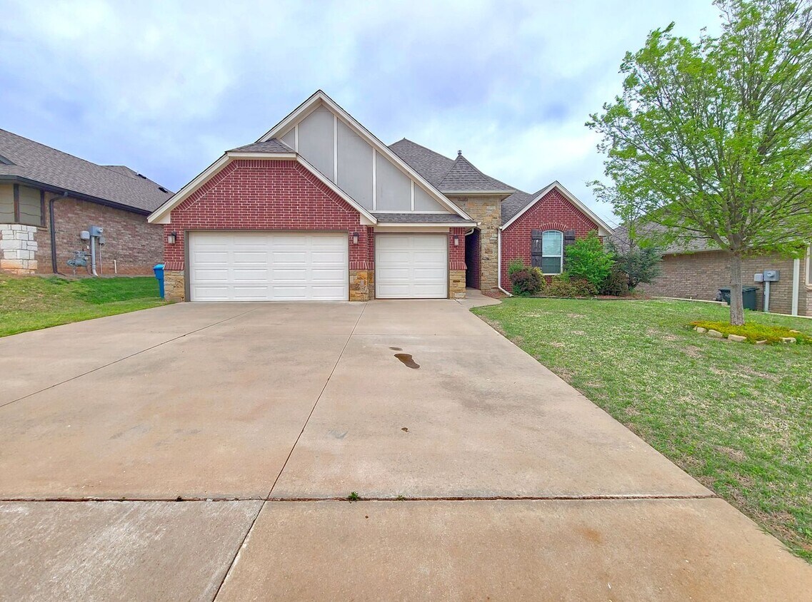 2349 Santa Monica St, Edmond, OK 73034 House Rental in Edmond, OK