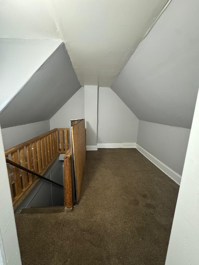 Building Photo - 2106 Bertrand St