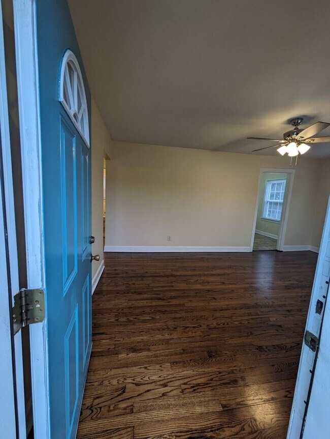 Foto del edificio - Great 2 Bedroom Home For Rent Near The Library!