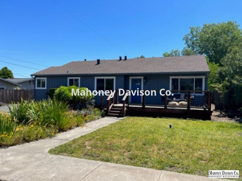 Primary Photo - 3 bdrm/2 bath, fully refurbished, 1600 sf,...