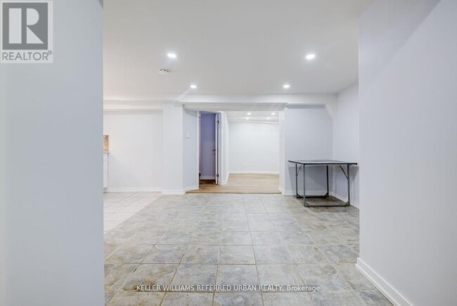 Building Photo - 2556 Lake Shore Blvd W