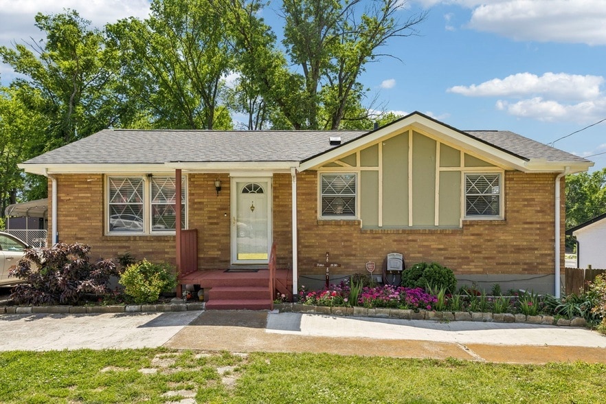 Photo - 261 Eisenhower Drive Unit