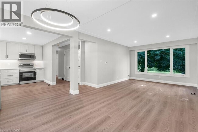 Building Photo - 206 Shelley Dr