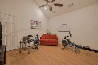 Building Photo - 7 Peaceful Canyon Ct