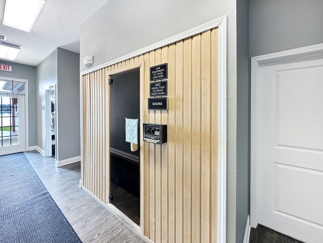 Building Photo - Grand Lakeside Escape: Spacious 3-Bedroom Retreat in Lakeshore Community