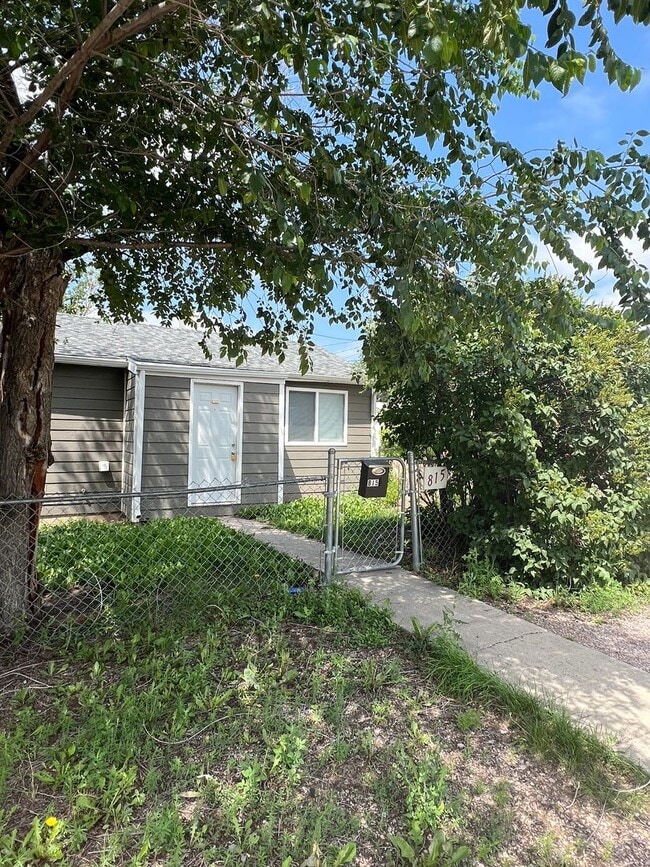 Building Photo - Two-Bedroom duplex for rent