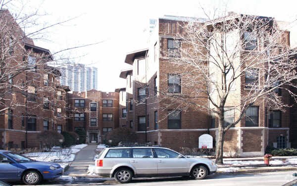 Building Photo - 522-530 W Cornelia Ave