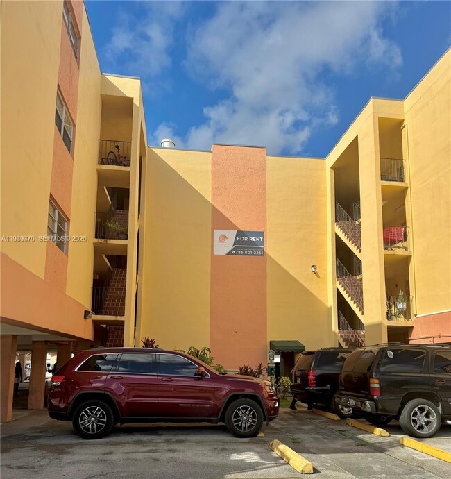 Building Photo - 1305 W 26th Pl