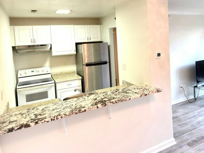 Building Photo - 1260 Sugarwood Cir