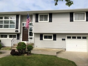 Building Photo - 579 Fire Island Ave S