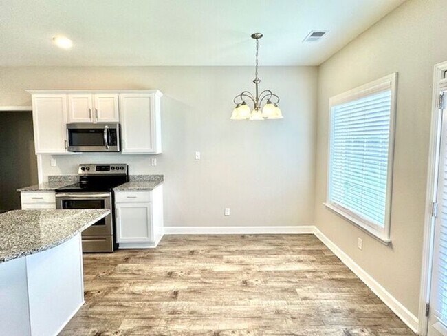 Building Photo - Great 4 BR home in Walls, MS now available