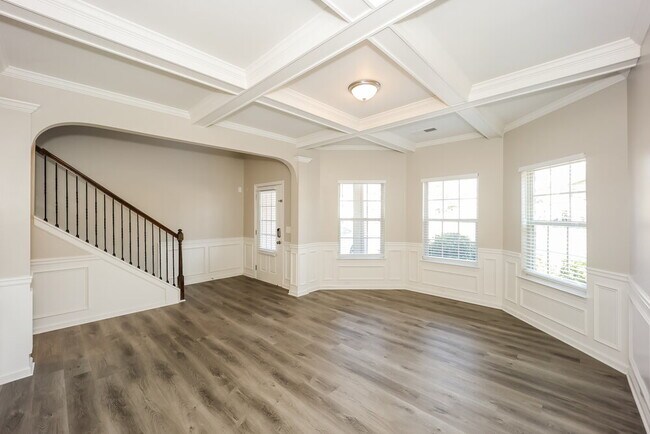 Foto del edificio - 6728 Oak Hill Pl