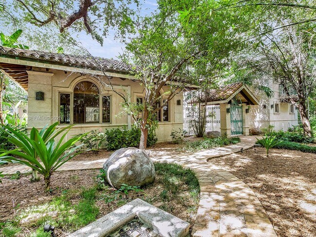 Foto del edificio - 3504 Banyan Cir