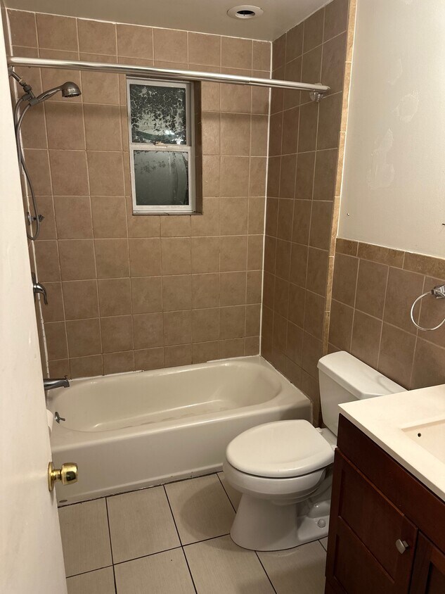 Foto del edificio - 20 E Henry St