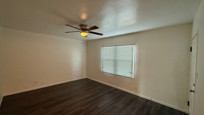 Building Photo - 605 E Tulare Ave