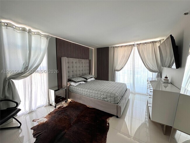 Foto del edificio - 1035 West Dr
