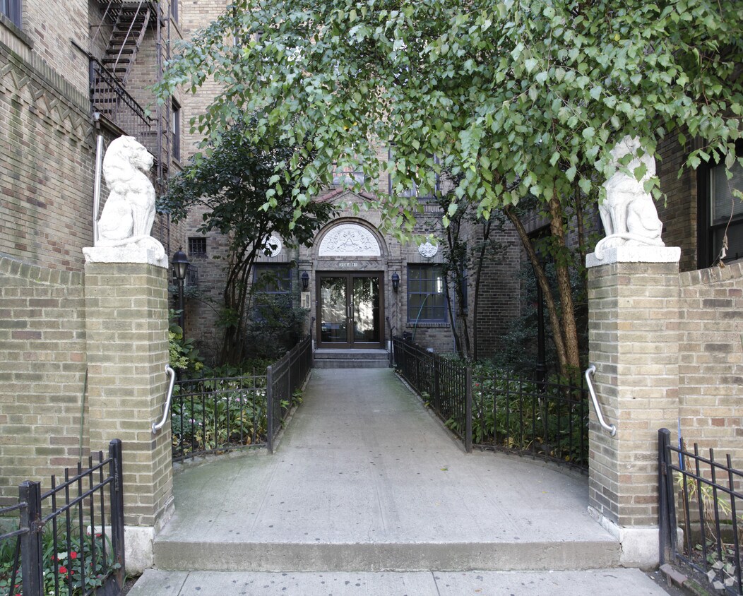 Primary Photo - Ravenna Court