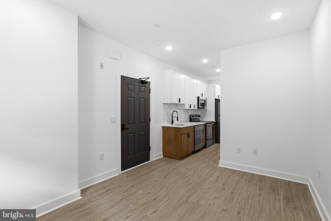 Building Photo - 4021 Brown St