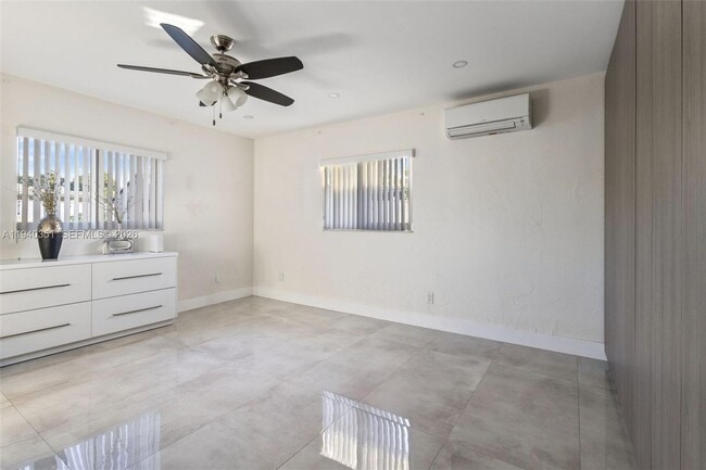 Building Photo - 8014 NW 101st Ave