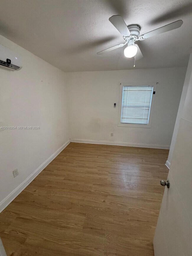 Foto del edificio - 9050 NW 31st Ave
