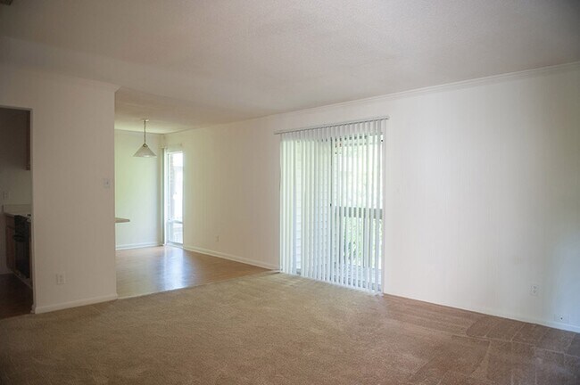 Foto del edificio - Castlewood Apartments
