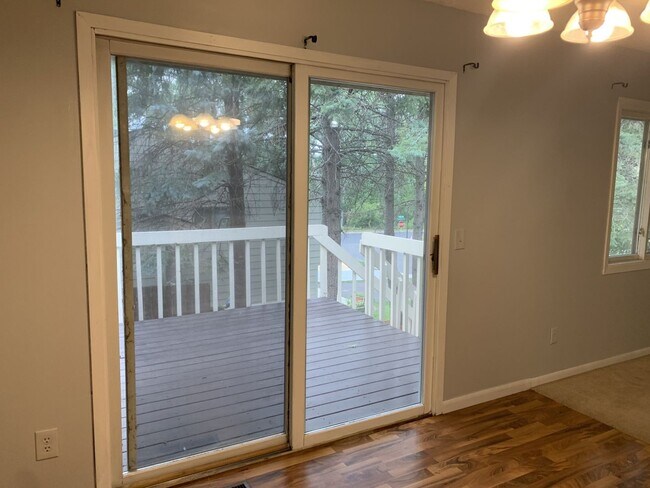 Building Photo - Great Eden Prairie location! 3 Bed/2 Bath ...