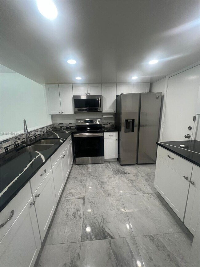 Foto del edificio - 406 NW 68th Ave
