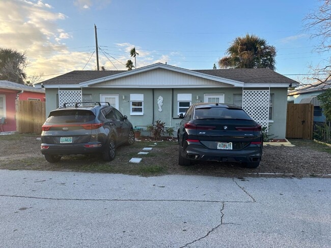 Building Photo - 124 146th Ave E