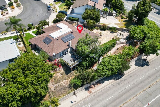 Building Photo - 1800 Yermo Pl