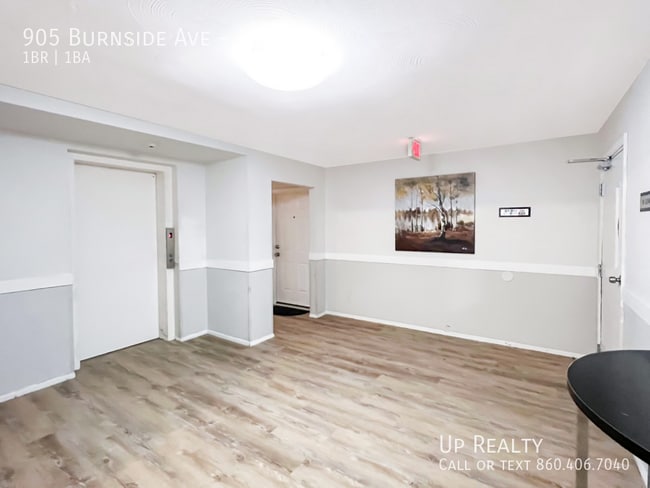 Building Photo - 905 Burnside Ave