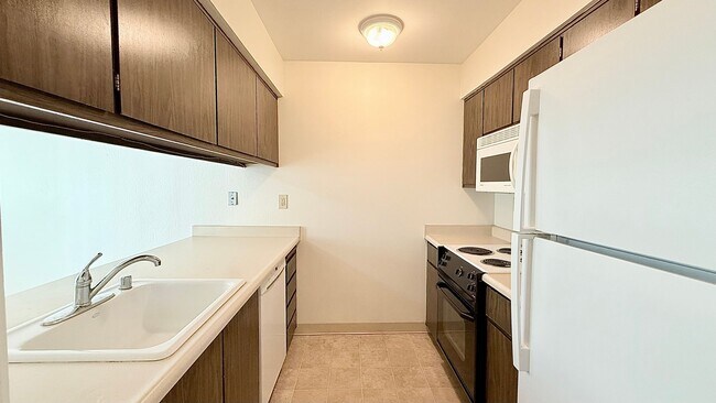Foto del edificio - Charming 2BD/1.5BA Townhome in Westside Danville- Available NOW!
