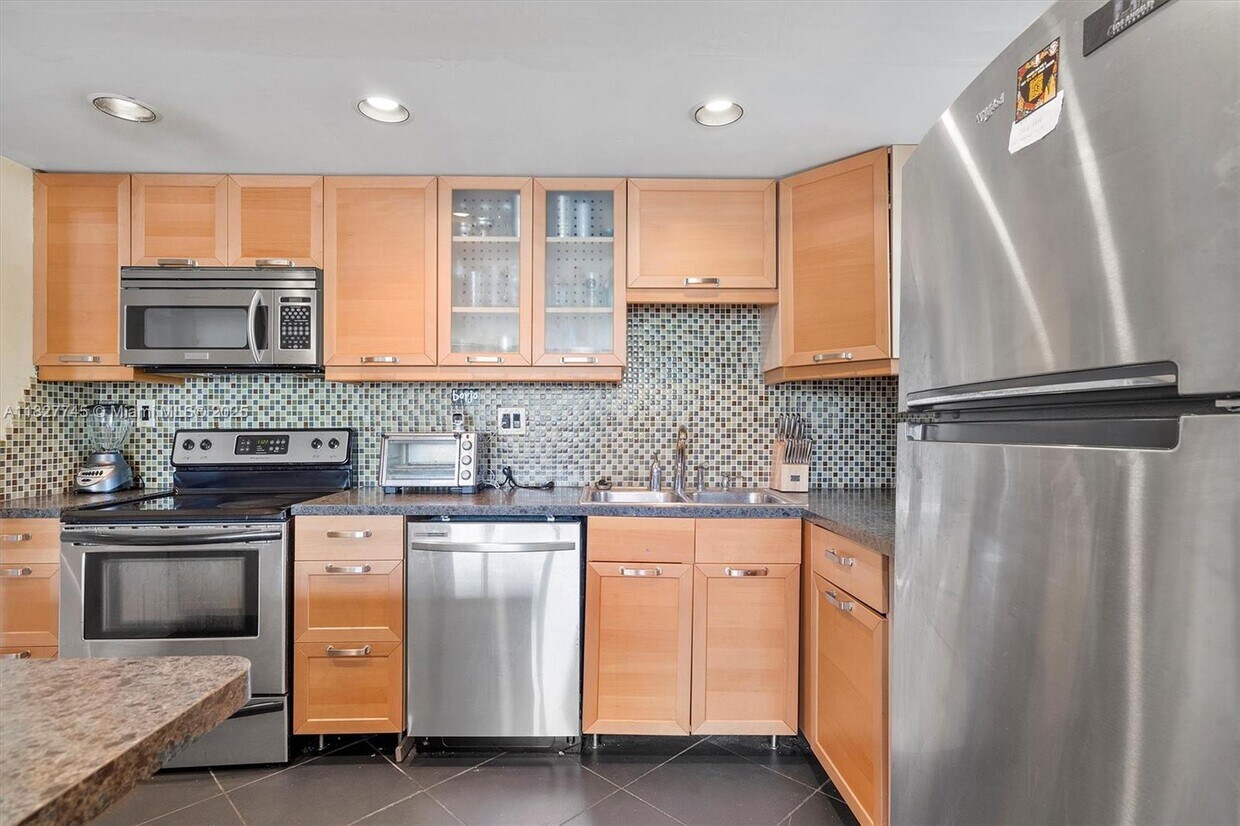 Foto principal - 2771 Taft St