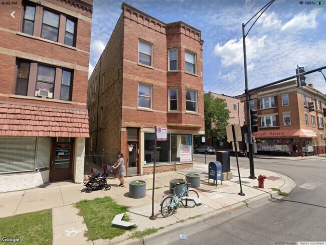 Building Photo - 3604 N Damen Ave