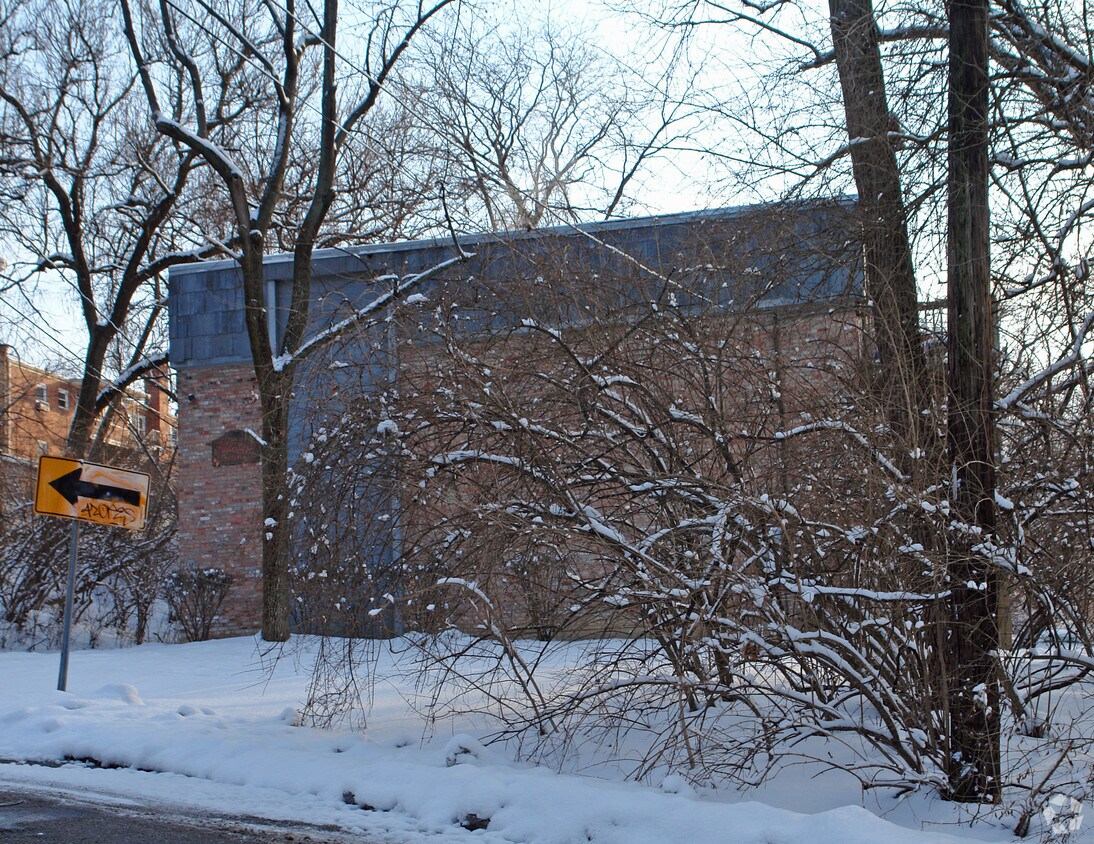Building Photo - 2898 Marshall Ave