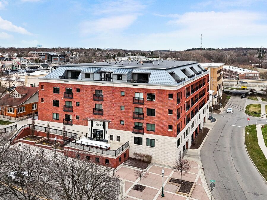 Primary Photo - 1401 Walnut Blvd
