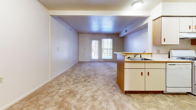 Building Photo - Gull Prairie/Gull Run Apartments and Townhomes