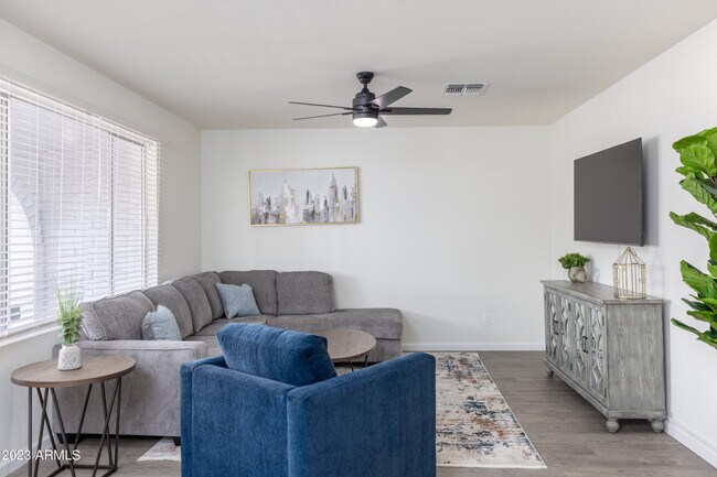 Foto del edificio - 3033 S Hazelton Ln