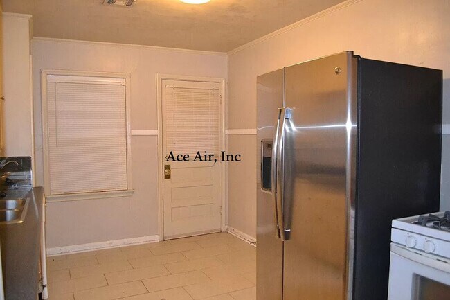 Foto del edificio - 6530 E 5th Pl