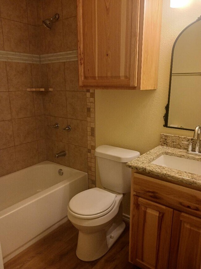 Foto del edificio - 5404 Lake View Dr