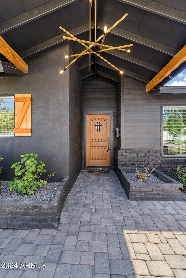 Foto del edificio - 5217 E Weldon Ave